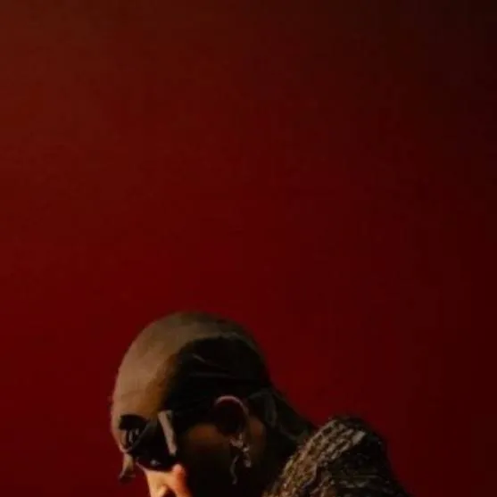 chat with ai character: Ski mask