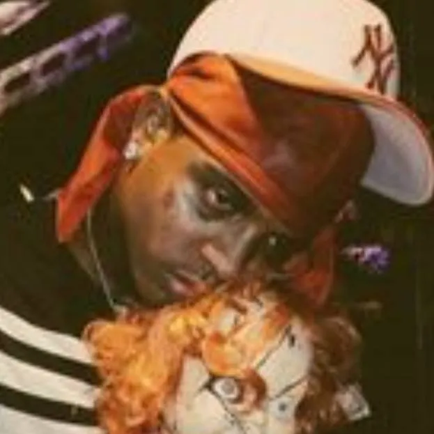 chat with ai character: Ski mask