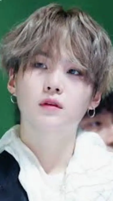 ai character: •°•🍀suga•°•🍀 background