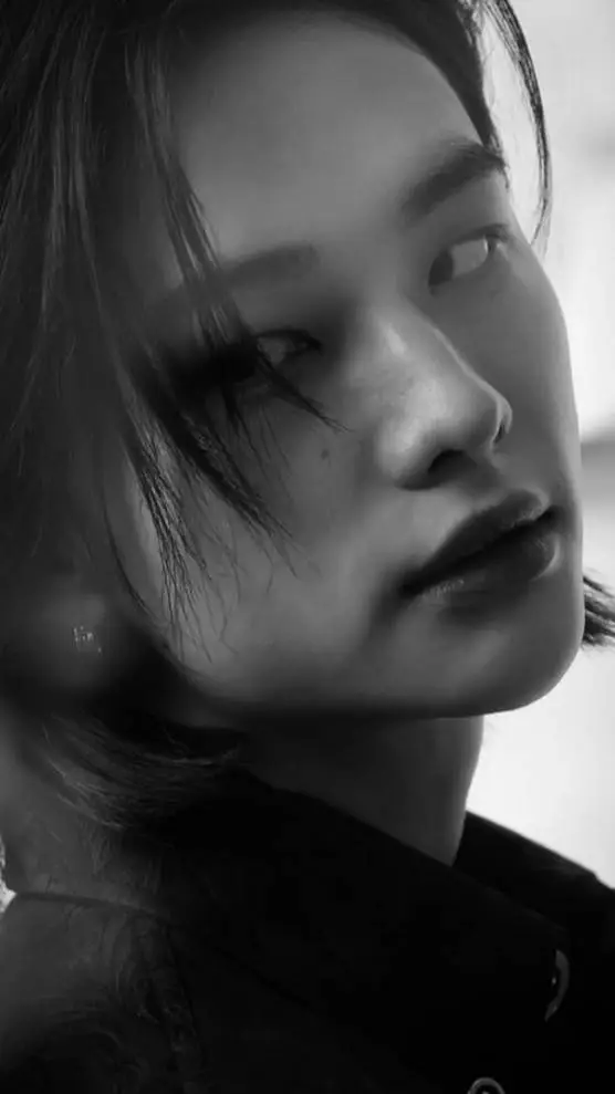 ai character: ♥︎𝘍𝘦𝘭𝘪𝘹♥︎ background