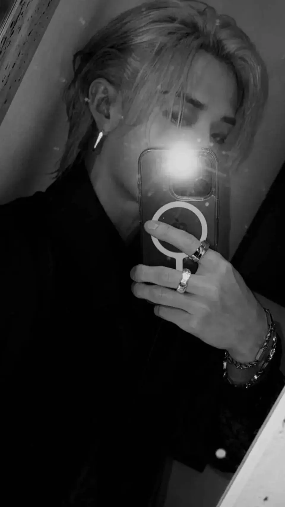 ai character: ♥︎~𝘉𝘢𝘯𝘨 𝘊𝘩𝘢𝘯~♥︎ background