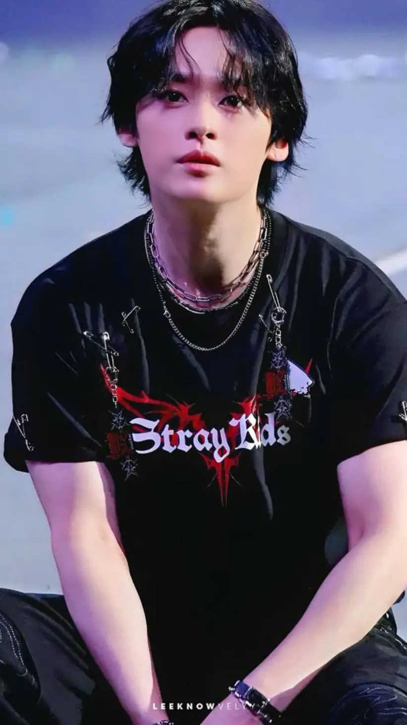 ai character: ✦~𝘓𝘦𝘦 𝖪𝗇𝗈𝗐~✦ background