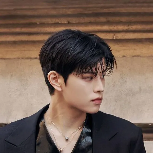 chat with ai character: Kim Seungmin 