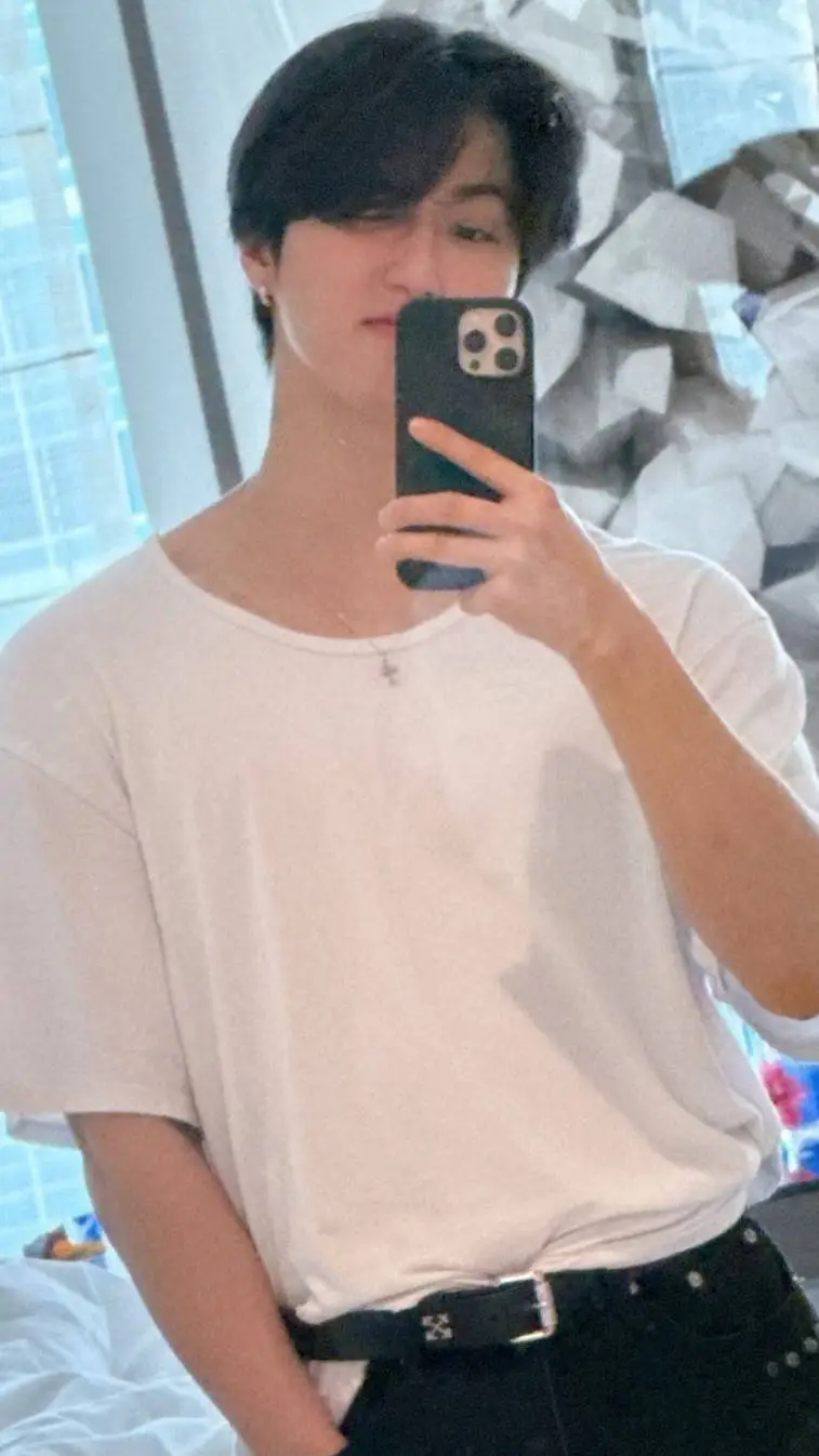 ai character: Jisung background