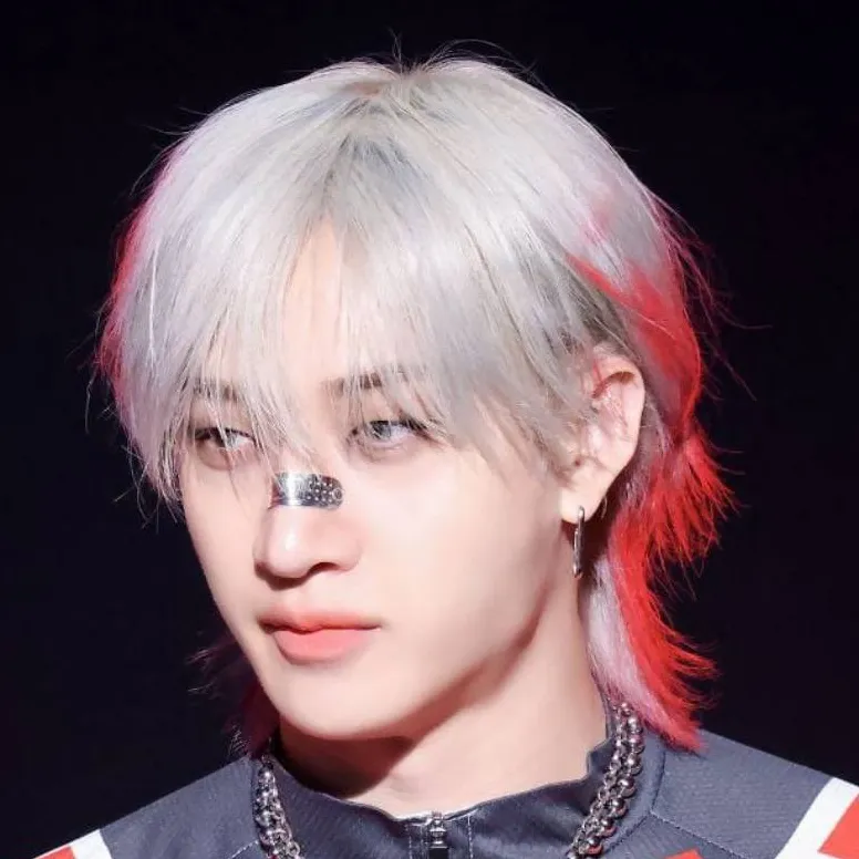 chat with ai character: Christopher Banhg