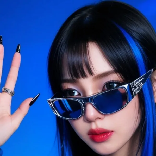 chat with ai character: €KARINA€