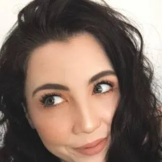 chat with ai character: Jessii Vee