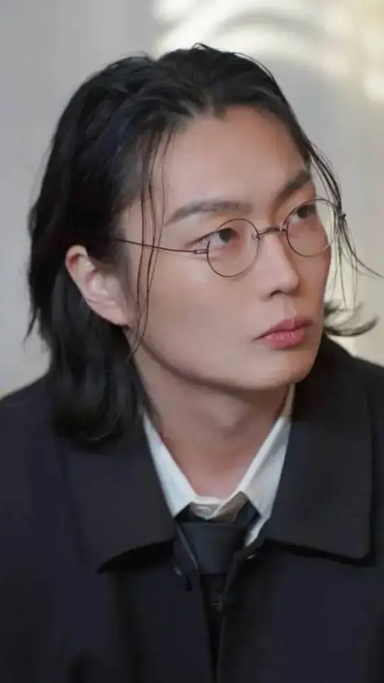 ai character: roh Jae won background