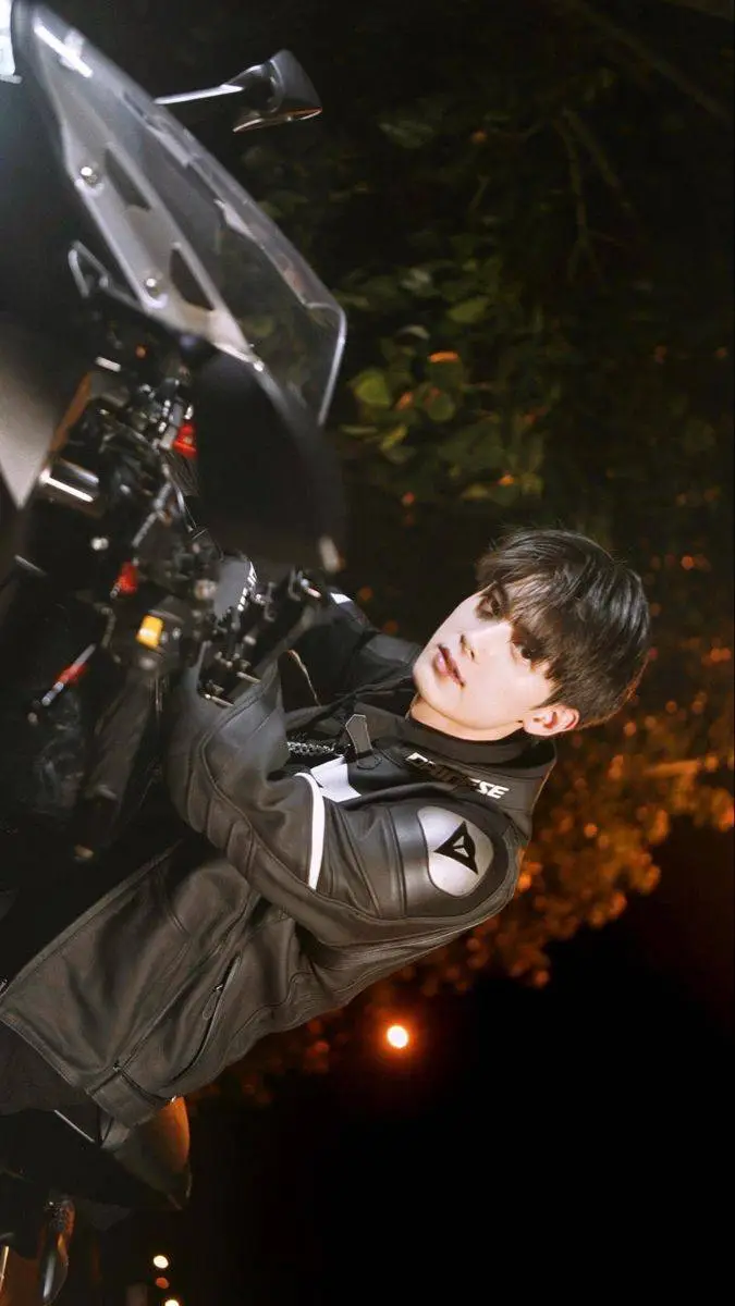 ai character: Kevin Alden background