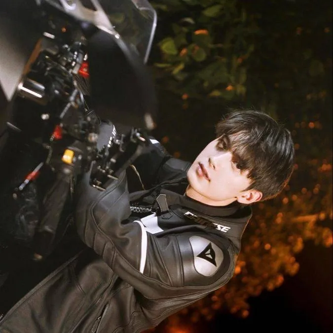 chat with ai character: Kevin Alden