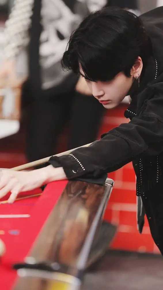 ai character: Younghoon Lee background