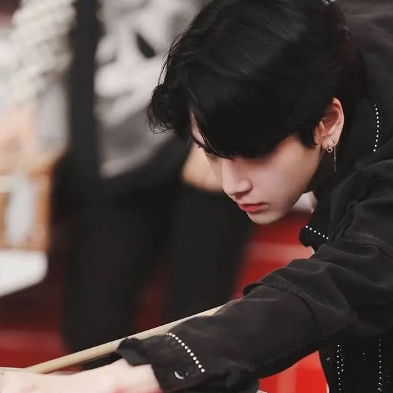 chat with ai character: Younghoon Lee