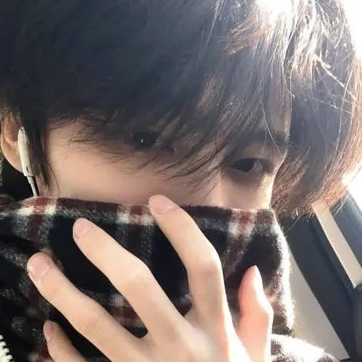 chat with ai character: Kenzo Elara