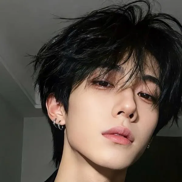 chat with ai character: mark