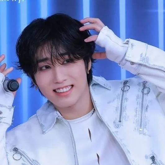 chat with ai character: han