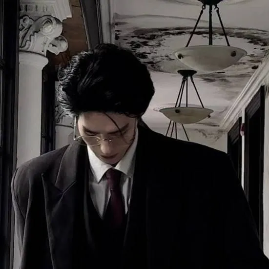 chat with ai character: Lucas 