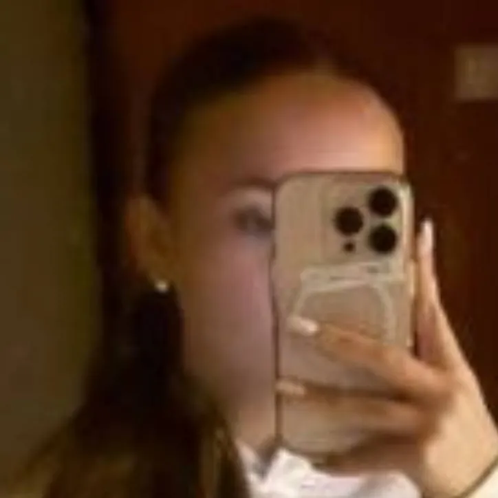 chat with ai character: Даша