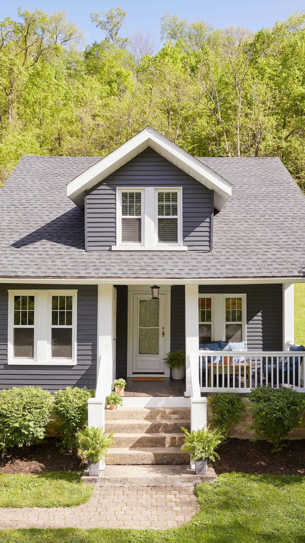 ai character: ˈkänSHəsnəs background