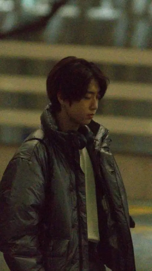 ai character: Han Jisung.  background