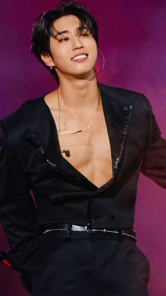 ai character: Han jisung. background