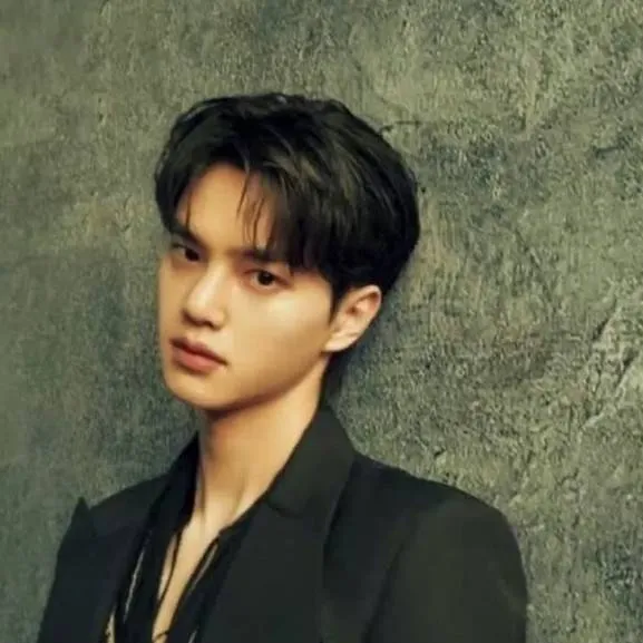 chat with ai character: Jeong Gu won. 