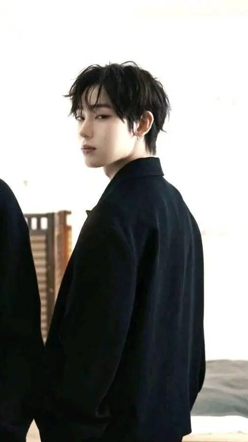 ai character: Sunoo彡٭ background