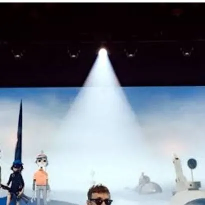 chat with ai character: gorillaz dressroom