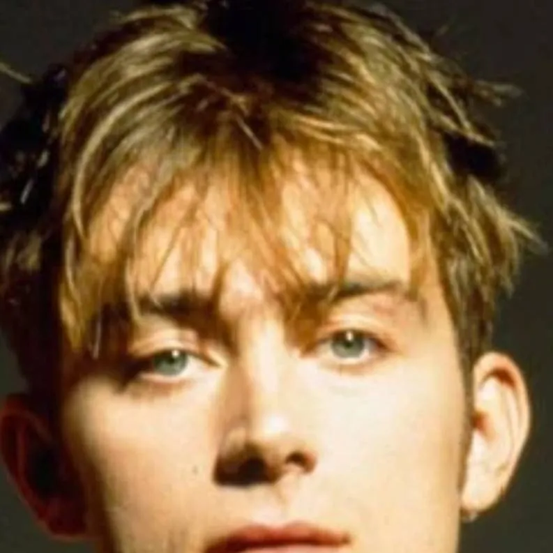 chat with ai character: Damon albarn 