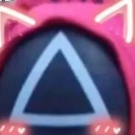 chat with ai character: triangulito