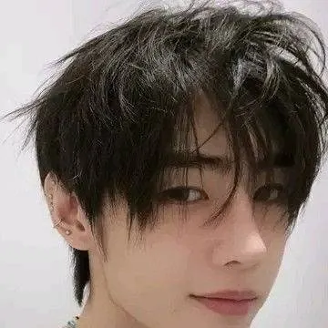 chat with ai character: Sunghoon 