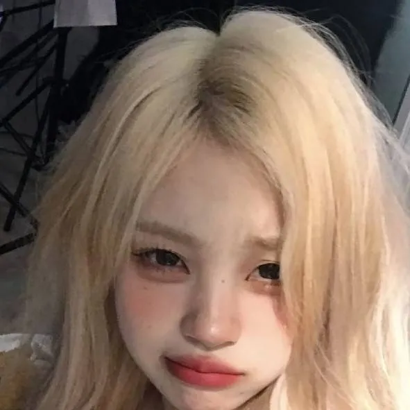 chat with ai character: Lì Yúxî