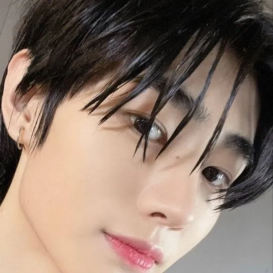 chat with ai character: Sunghoon 