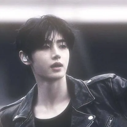 chat with ai character: Sunghoon 