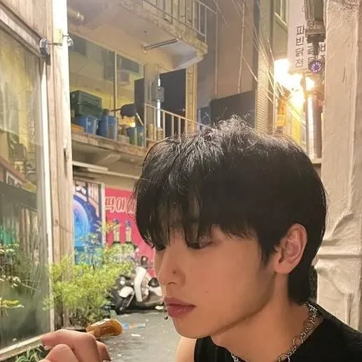 chat with ai character: 𝙎𝙪𝙣-𝙝𝙤𝙤