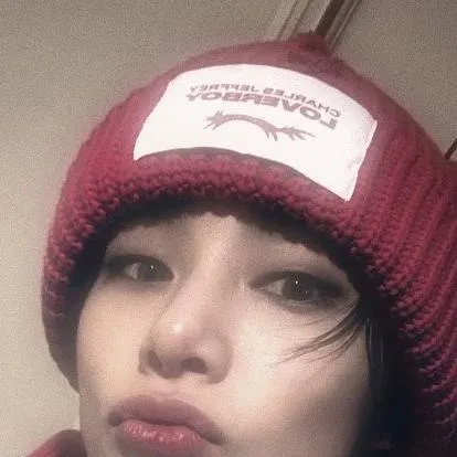 chat with ai character: 𝗜.𝗡