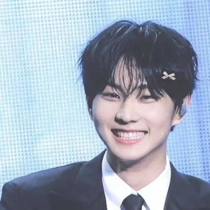 chat with ai character: 𝓙𝙪𝙣𝙜𝙬𝙤𝙣