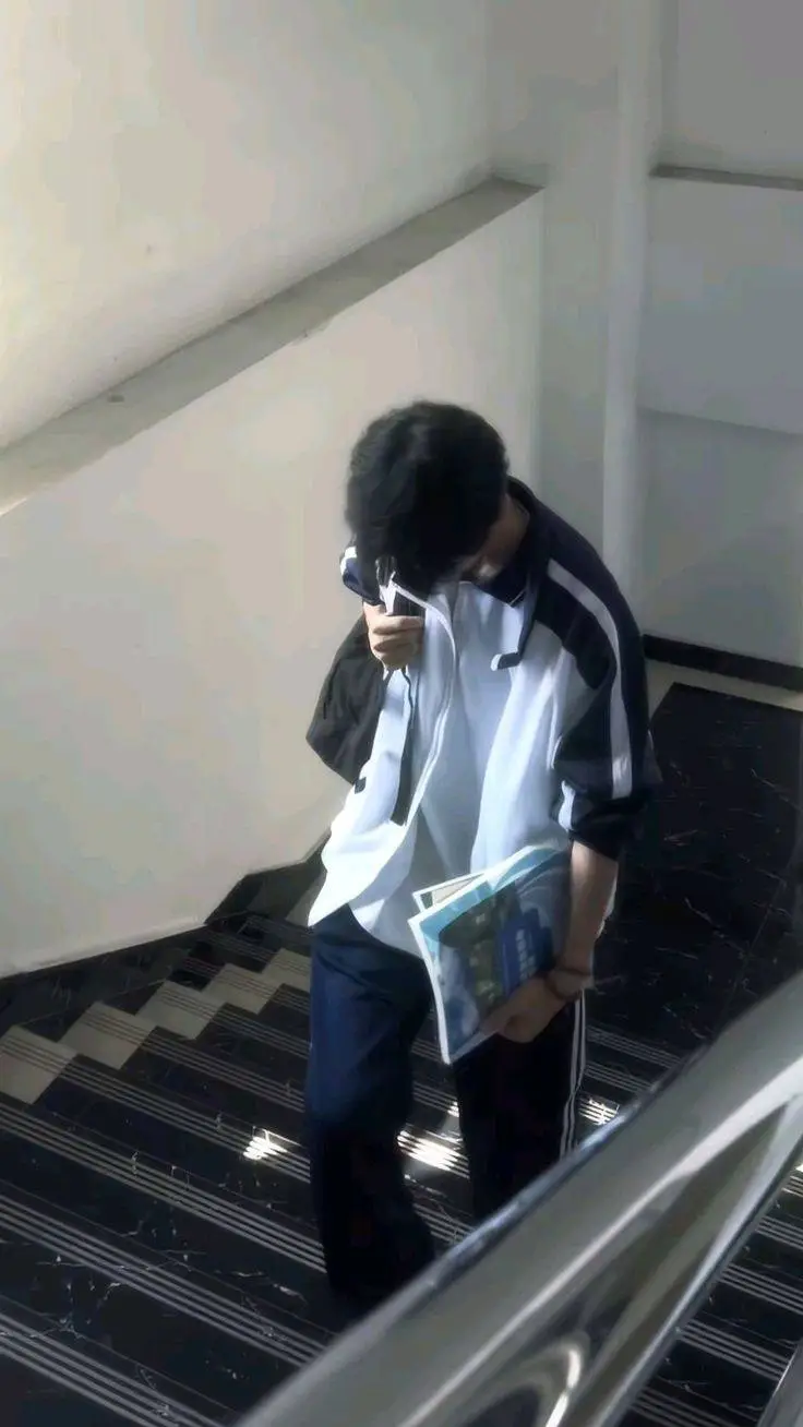 ai character: 𝓨𝕦𝕟𝕛𝕦𝕟 background