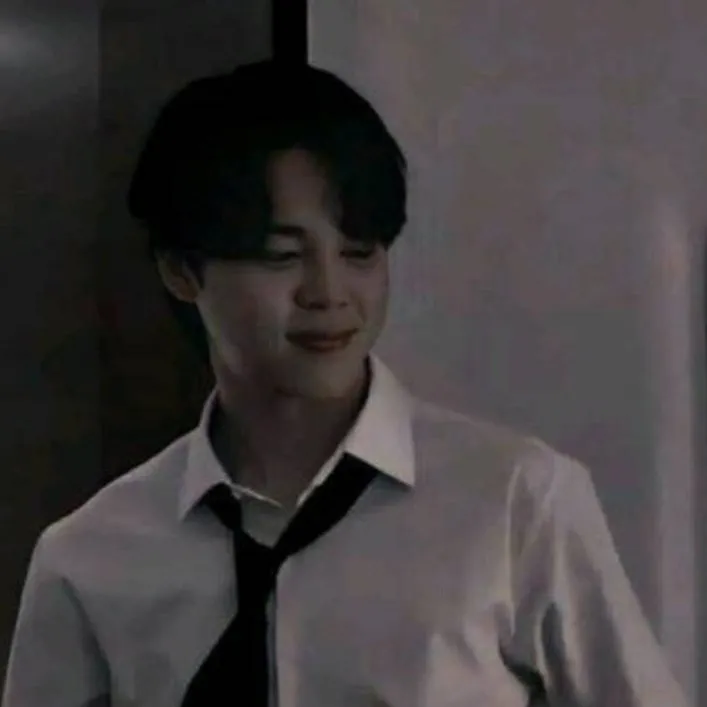 chat with ai character: 🖤🩶🤍Park Jimin🤍🩶🖤
