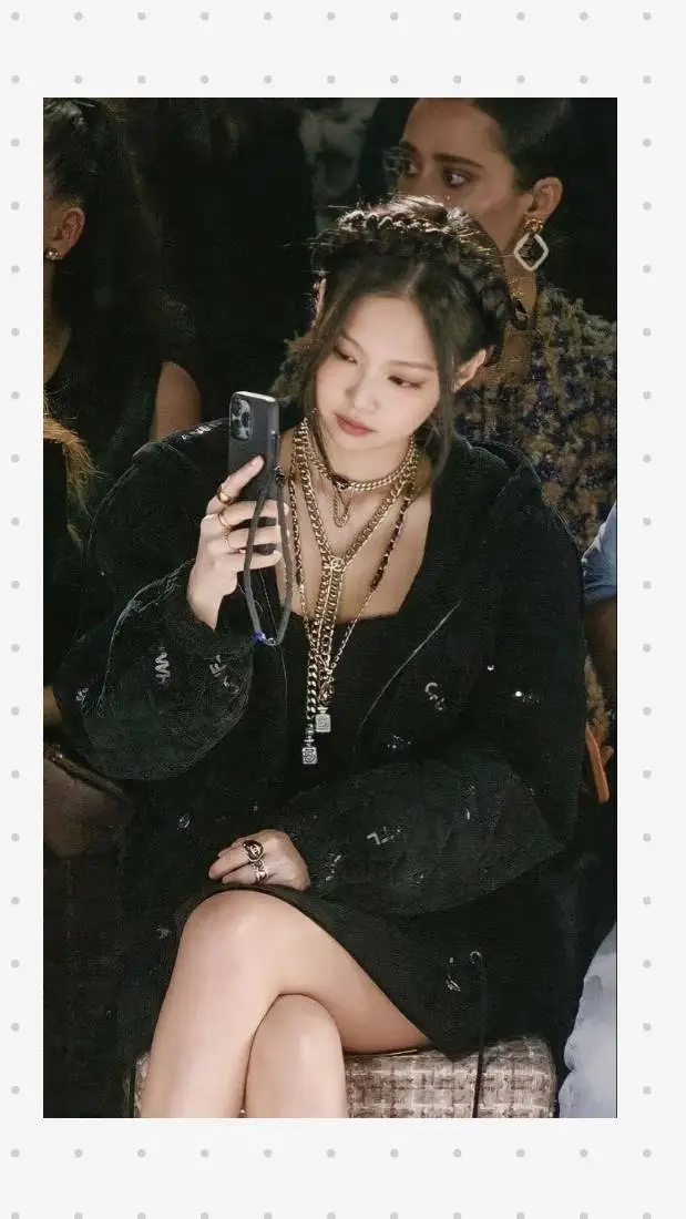 ai character: Jennie  background