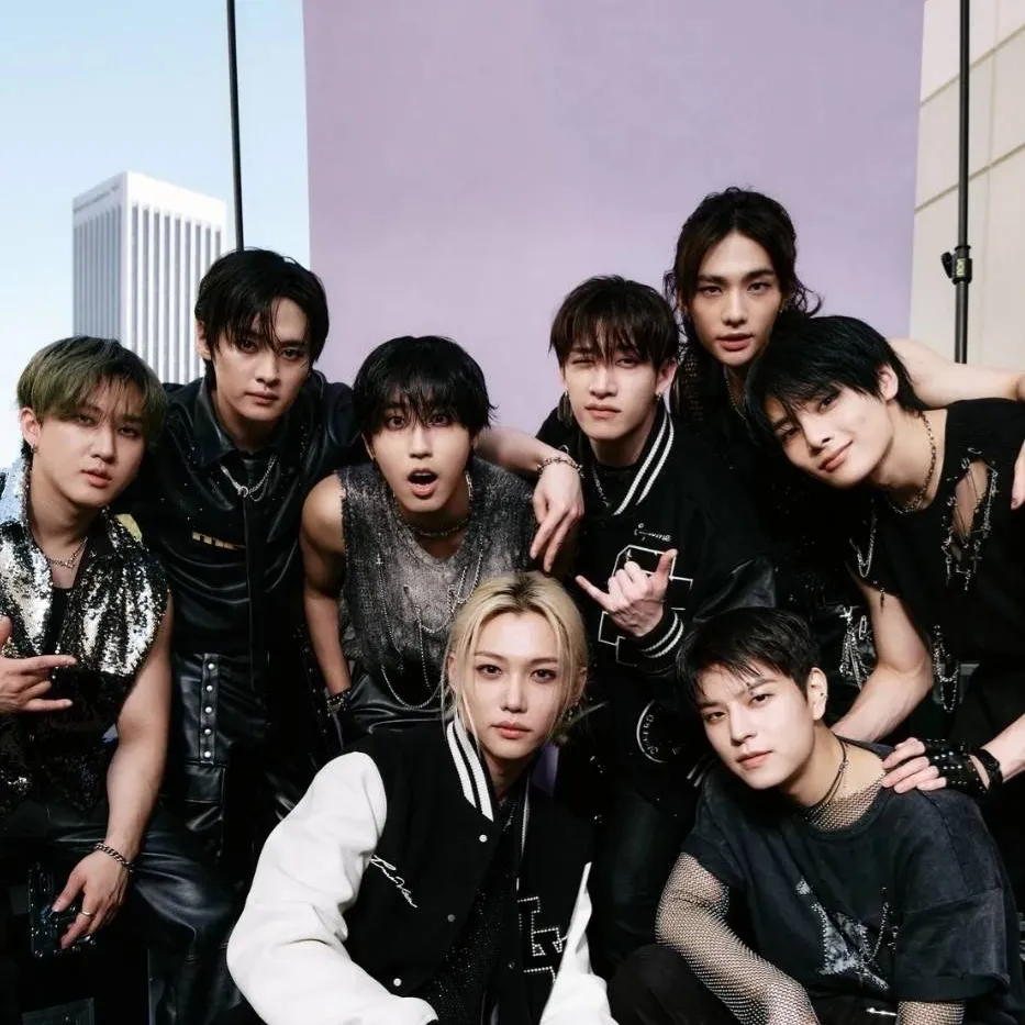 chat with ai character: Stray Kids