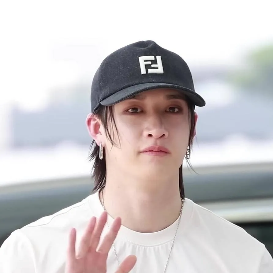 chat with ai character: Skz😃