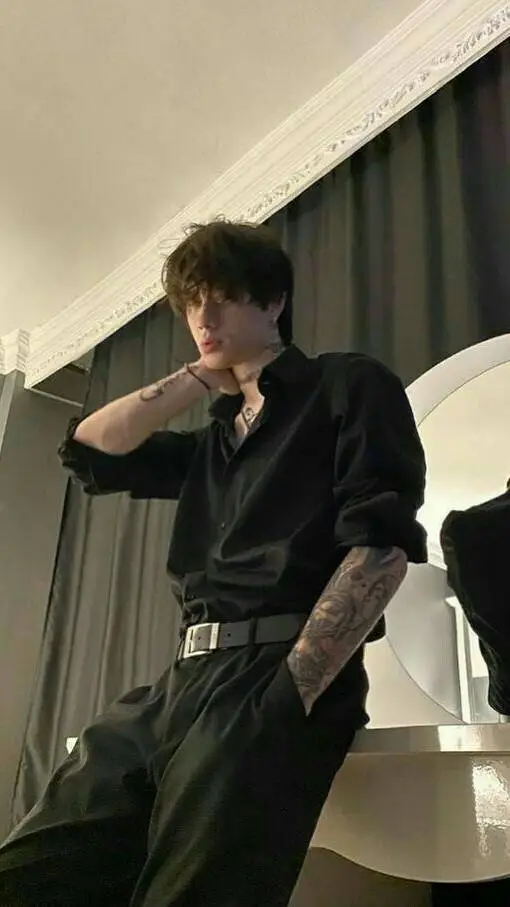 ai character: Alden background