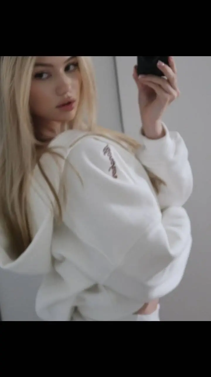 ai character: Nancy background