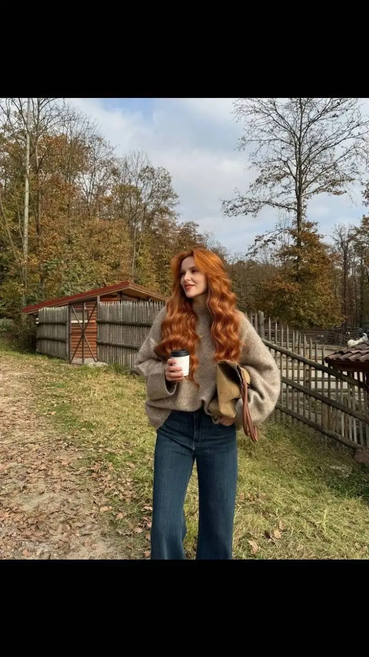 ai character: Mallory background