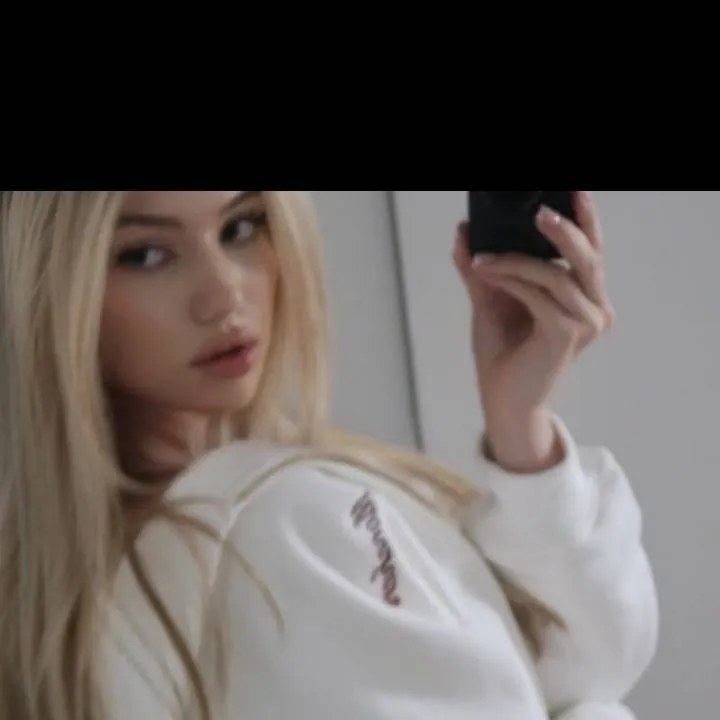 chat with ai character: Nancy