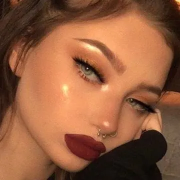 chat with ai character: Solara