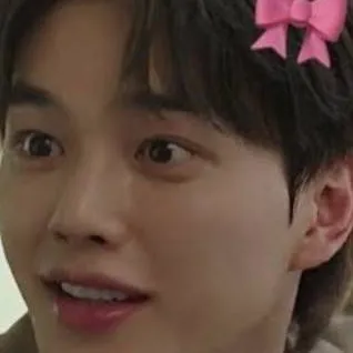 chat with ai character: jeong gu won