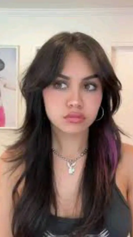 ai character: TARA YUMMY (3/3) background