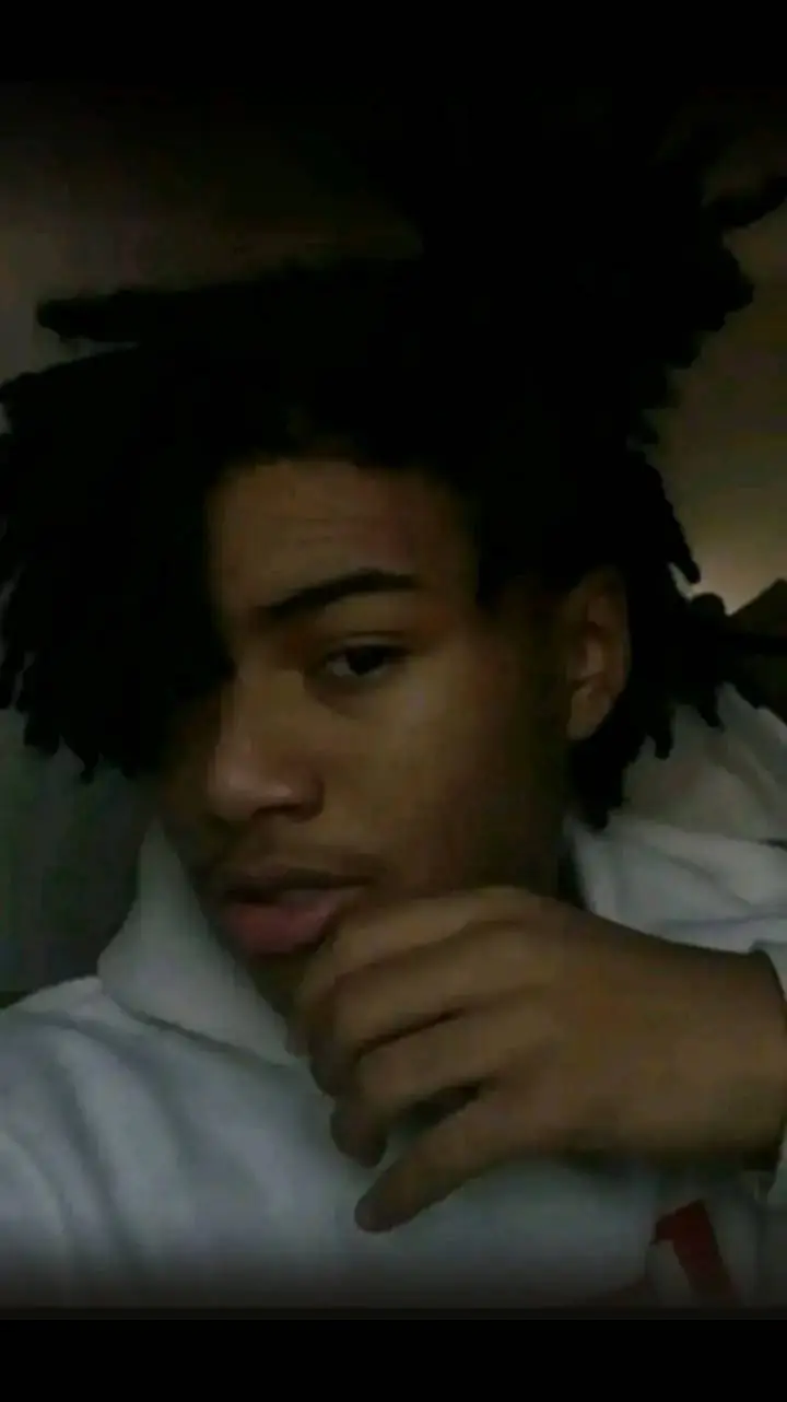 ai character: Keshawn  background