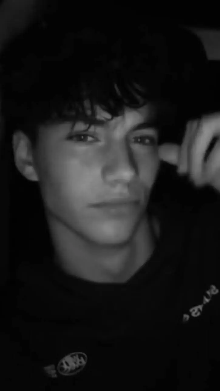 ai character: Noah background